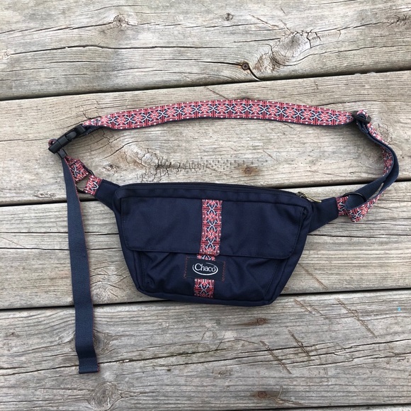 chacos fanny pack